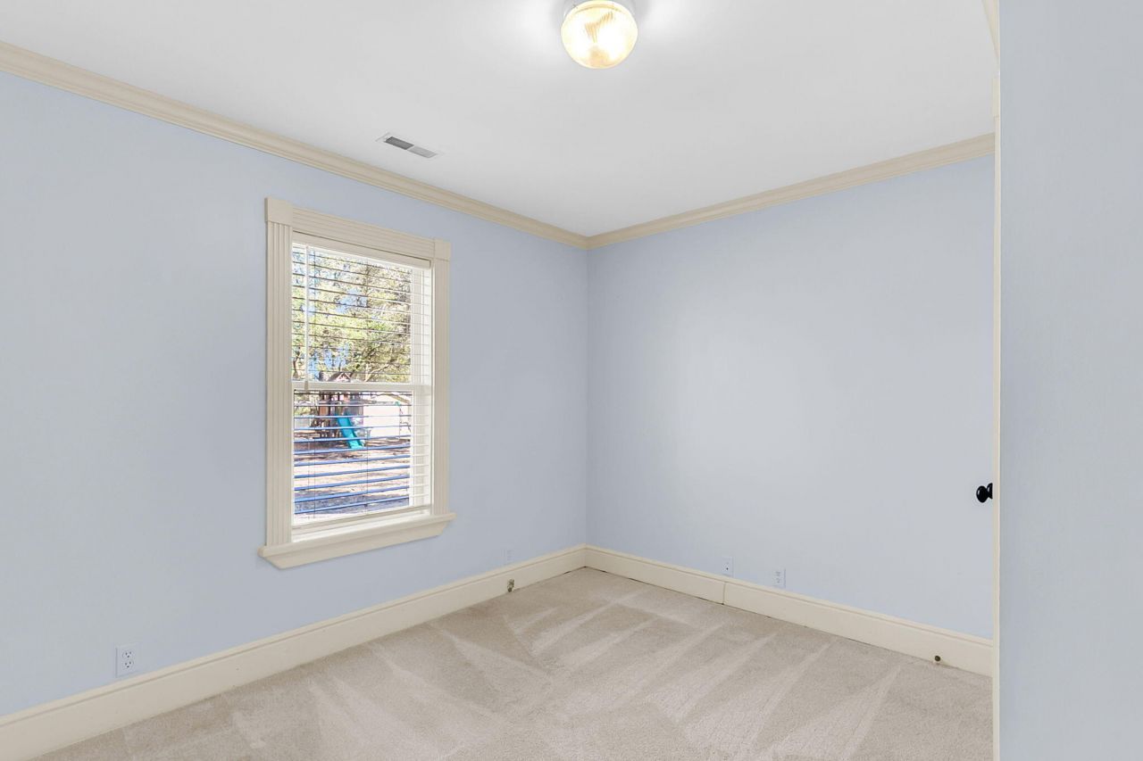 6911 Buckhorn Road Photo 37