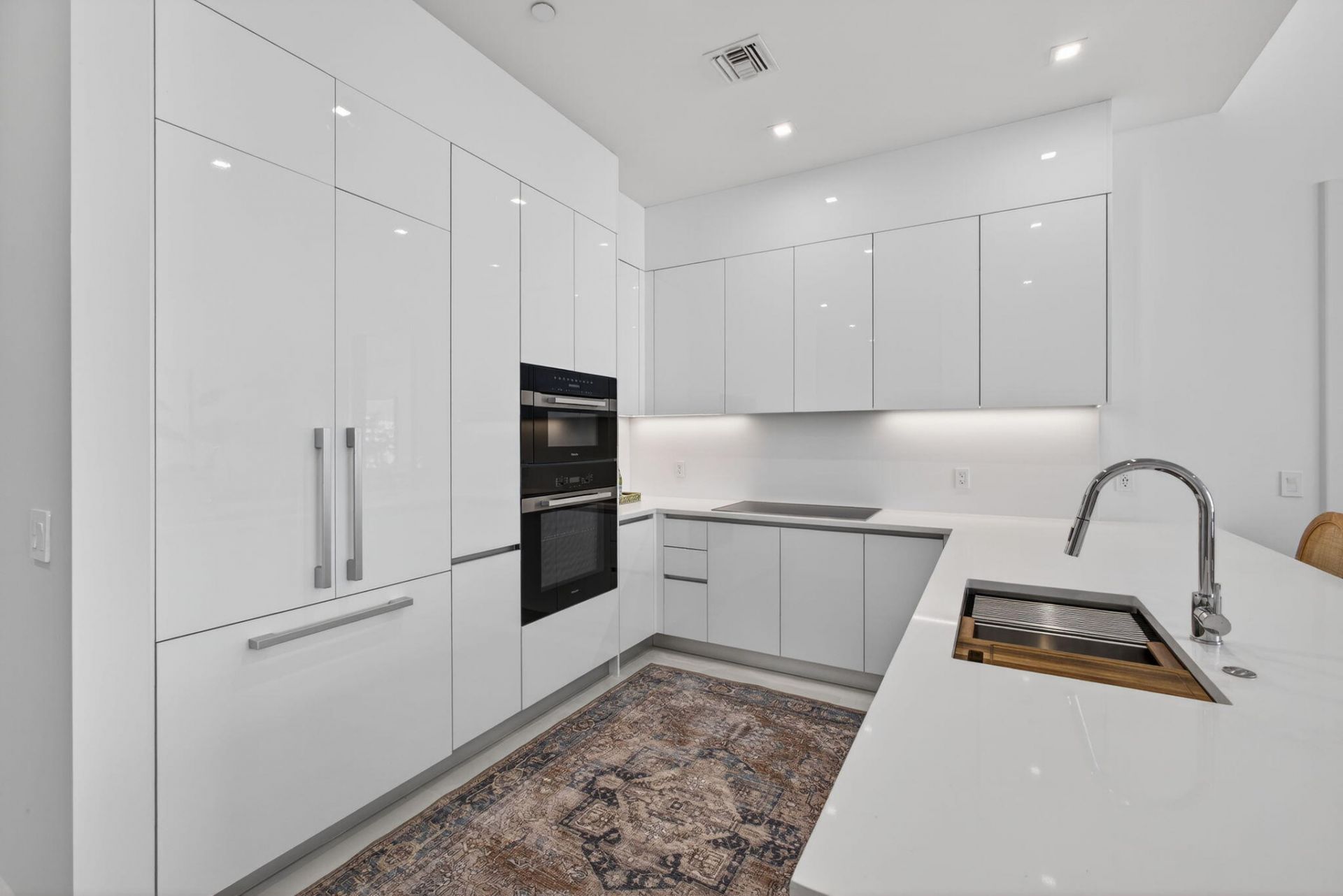 220 Lake Shore Drive, Unit 605, Lake Park, FL 33403 Photo