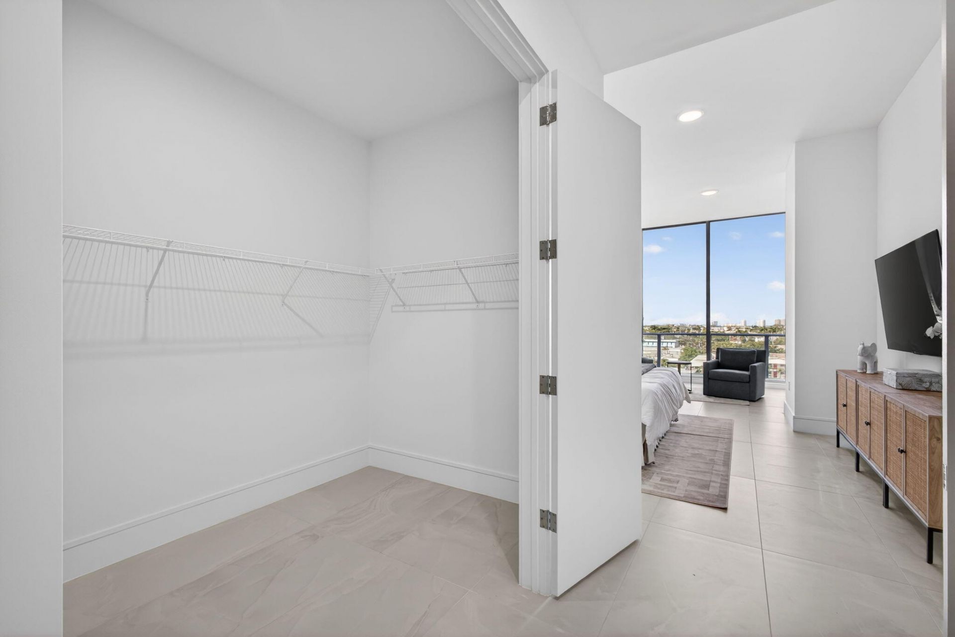 220 Lake Shore Drive, Unit 605, Lake Park, FL 33403 Photo