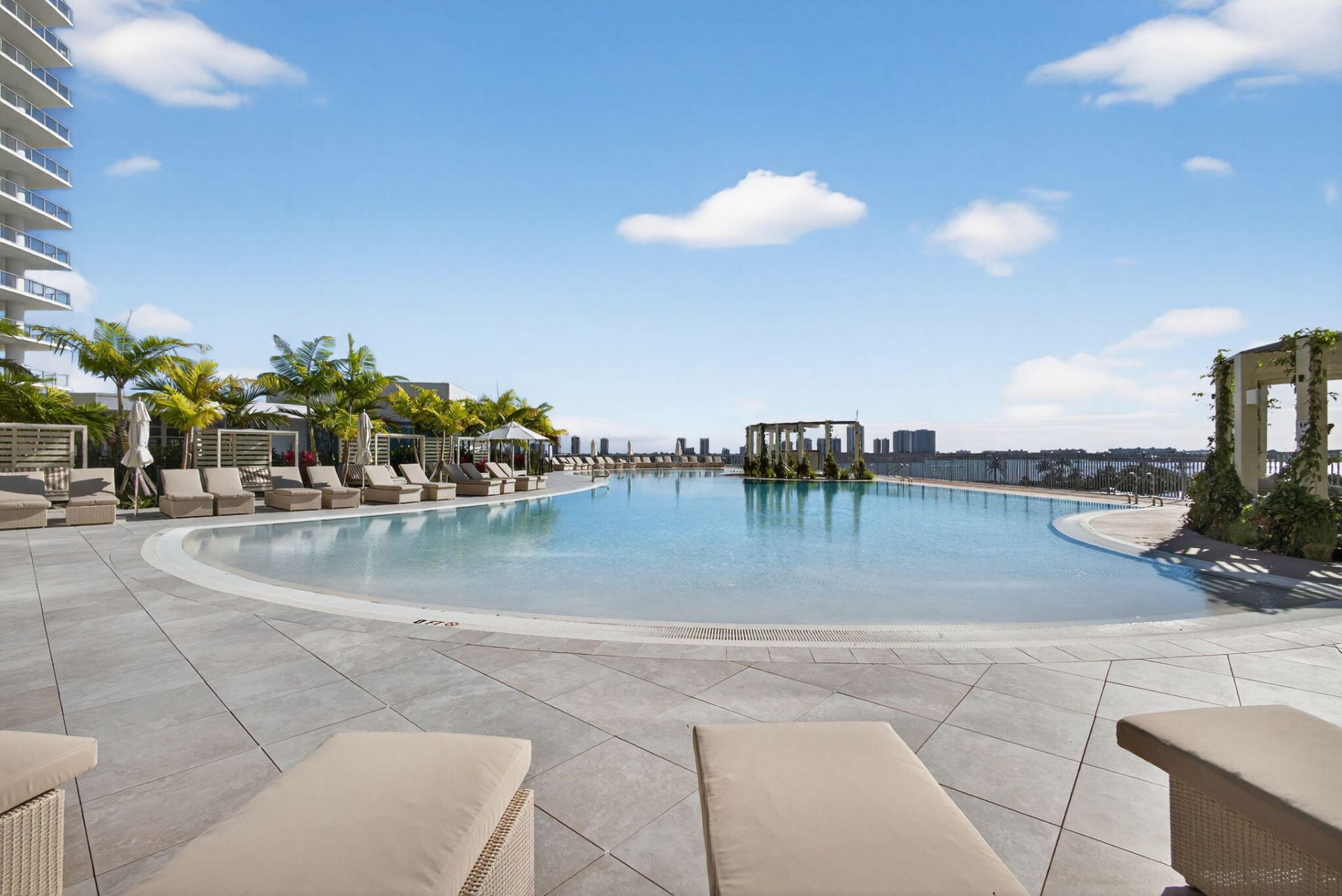 220 Lake Shore Drive, Unit 605, Lake Park, FL 33403 Photo