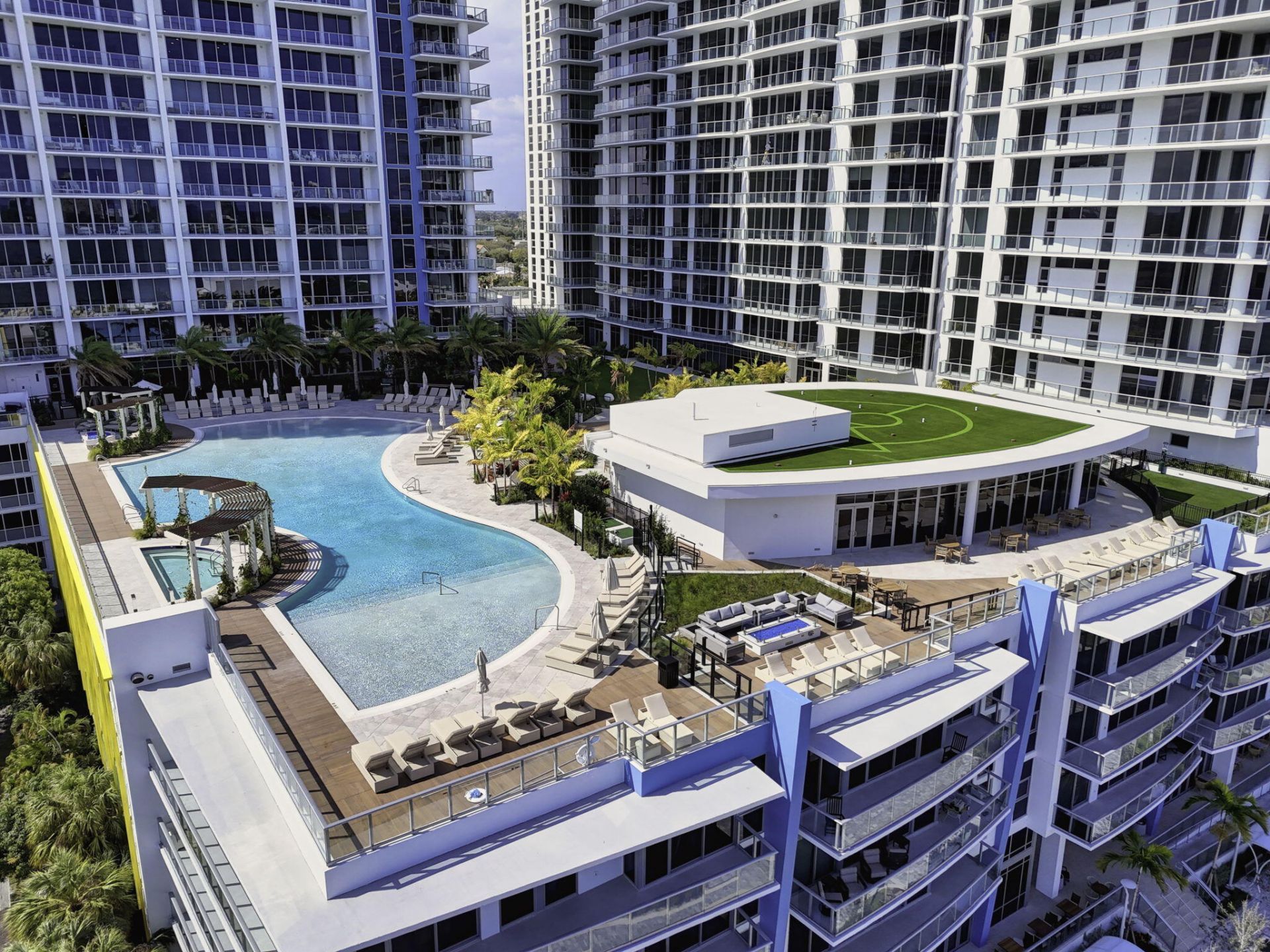 220 Lake Shore Drive, Unit 605, Lake Park, FL 33403 Photo