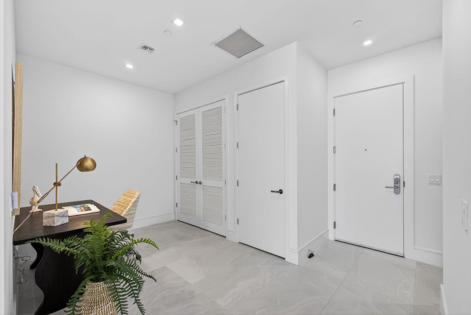 220 Lake Shore Drive, Unit 605, Lake Park, FL 33403 Photo