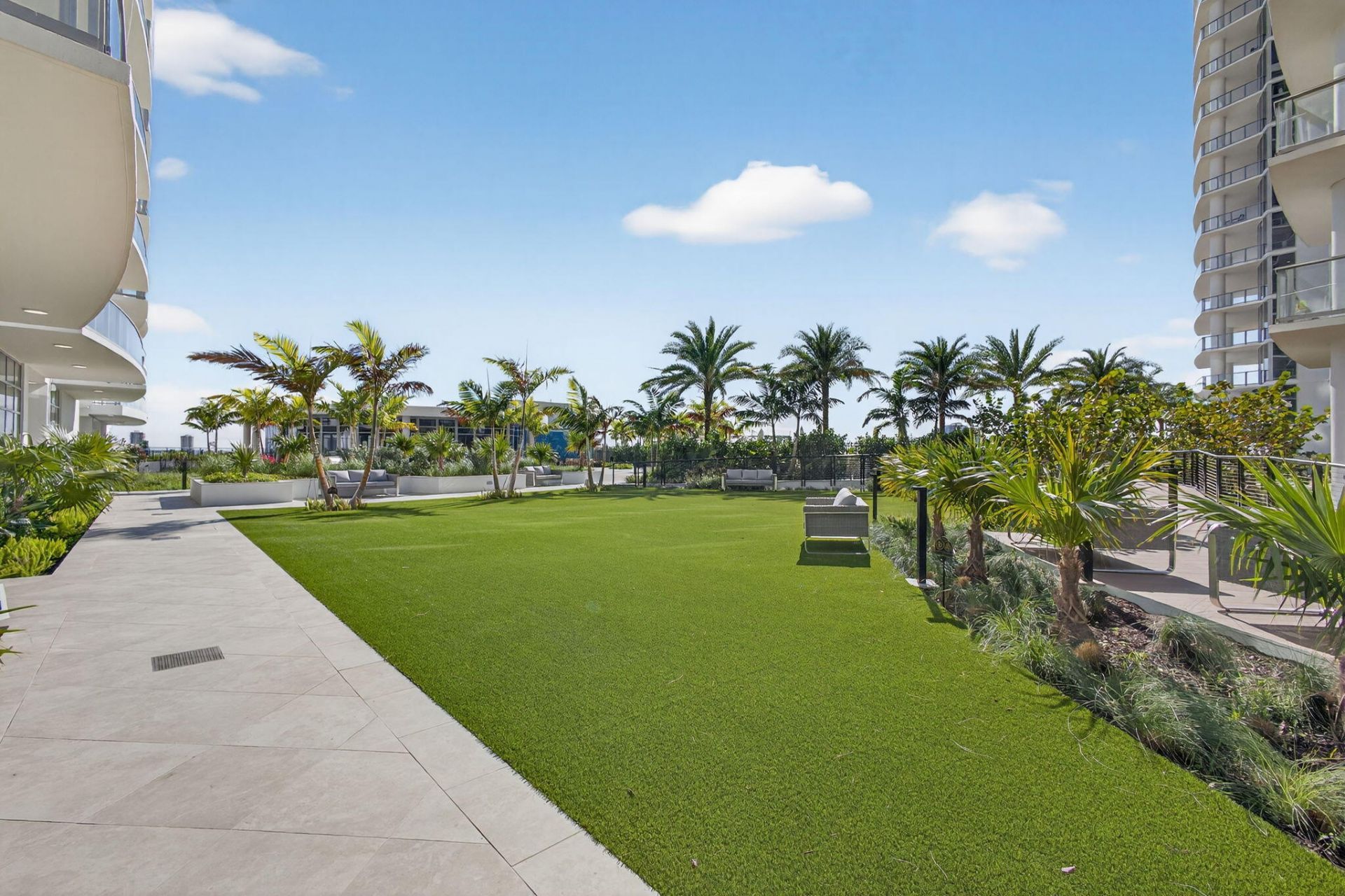 220 Lake Shore Drive, Unit 605, Lake Park, FL 33403 Photo