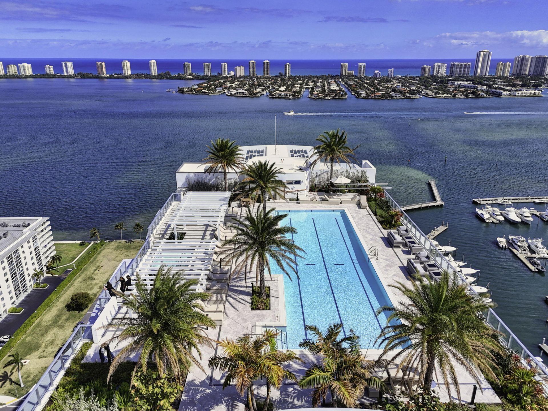 220 Lake Shore Drive, Unit 605, Lake Park, FL 33403 Photo