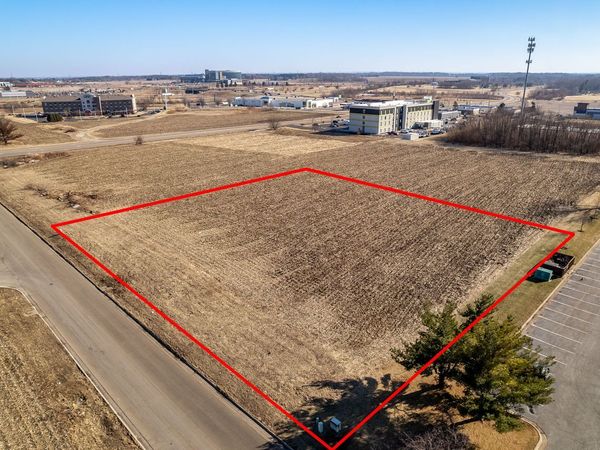 Rock Valley Pkwy, Loves Park, IL 61111