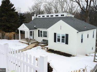 220 BALLIGOMINGO ROAD, CONSHOHOCKEN, PA 19428