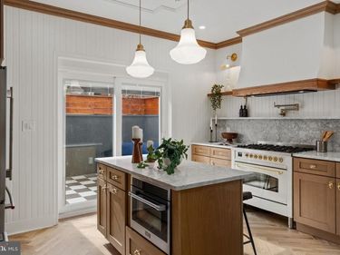 914 FERNON STREET, PHILADELPHIA, PA 19148