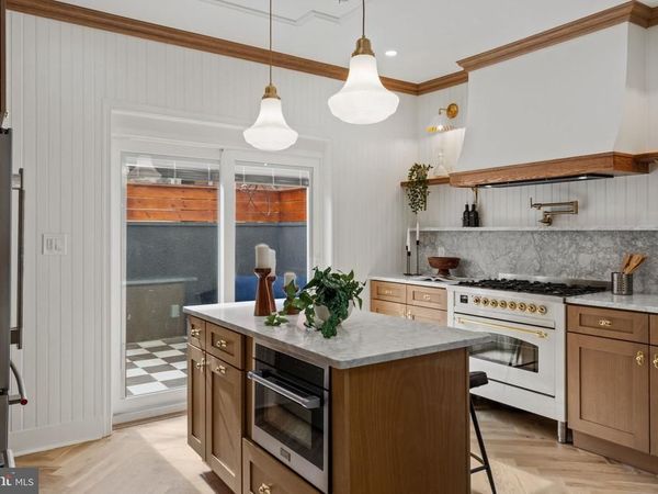 914 FERNON STREET, PHILADELPHIA, PA 19148