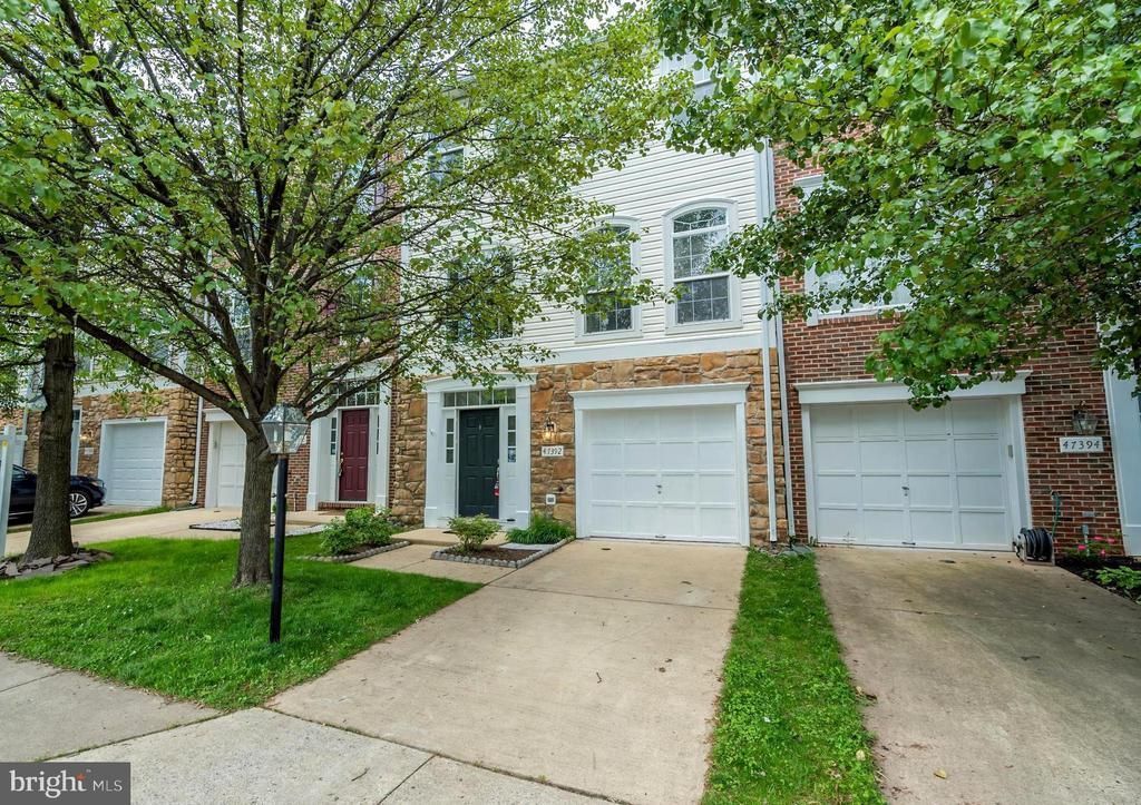 47392 Victoria Falls Square, Sterling, VA 20165 Main Photo