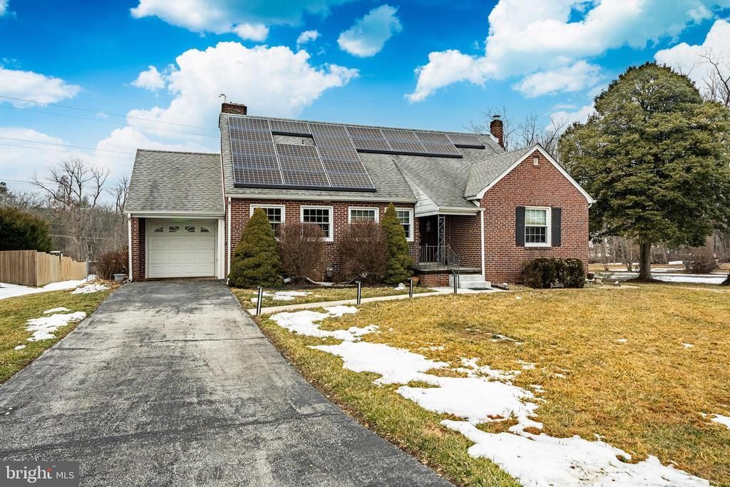 210 Glen Berne Drive, Wilmington, DE 19804 Main Photo