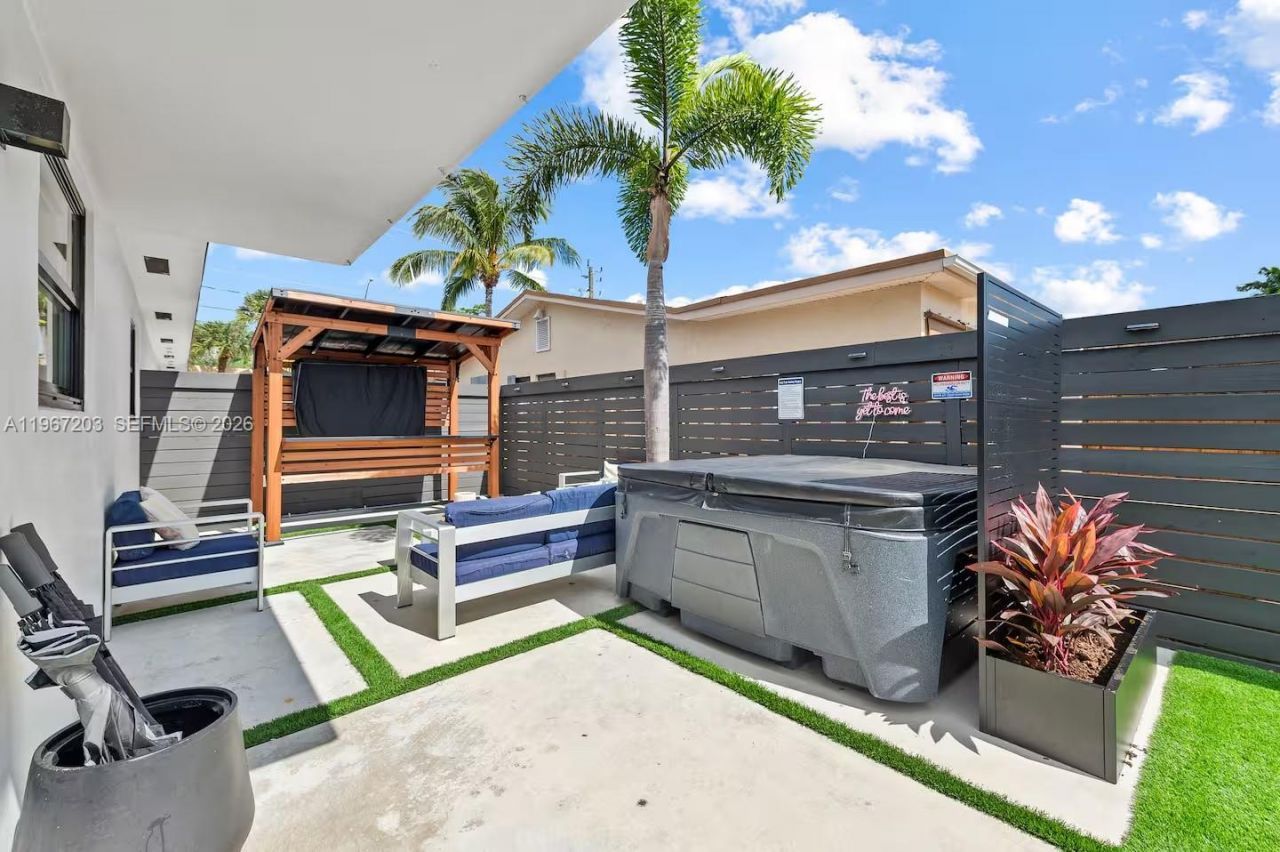 1469 NW 10th St, Dania Beach, FL 33004 Photo