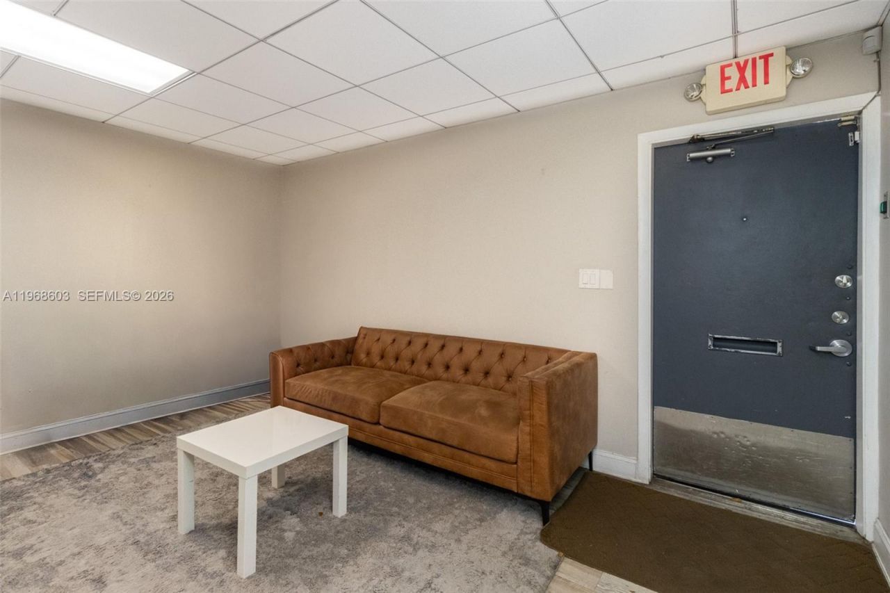 3337 NW 74th Ave, Unit 3337, Miami, FL 33122 Photo