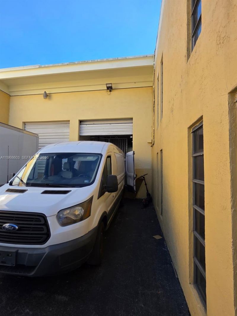 3337 NW 74th Ave, Unit 3337, Miami, FL 33122 Photo