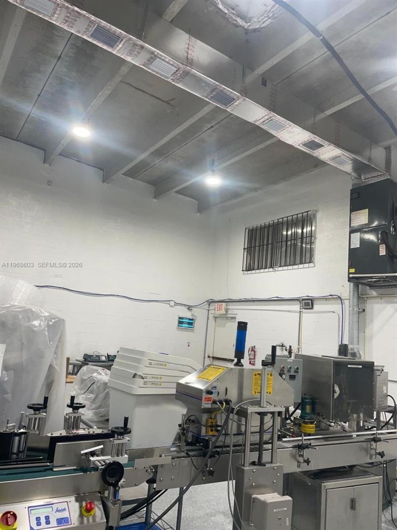 3337 NW 74th Ave, Unit 3337, Miami, FL 33122 Photo