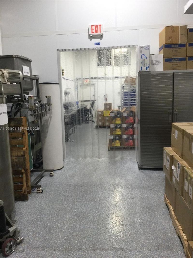 3337 NW 74th Ave, Unit 3337, Miami, FL 33122 Photo