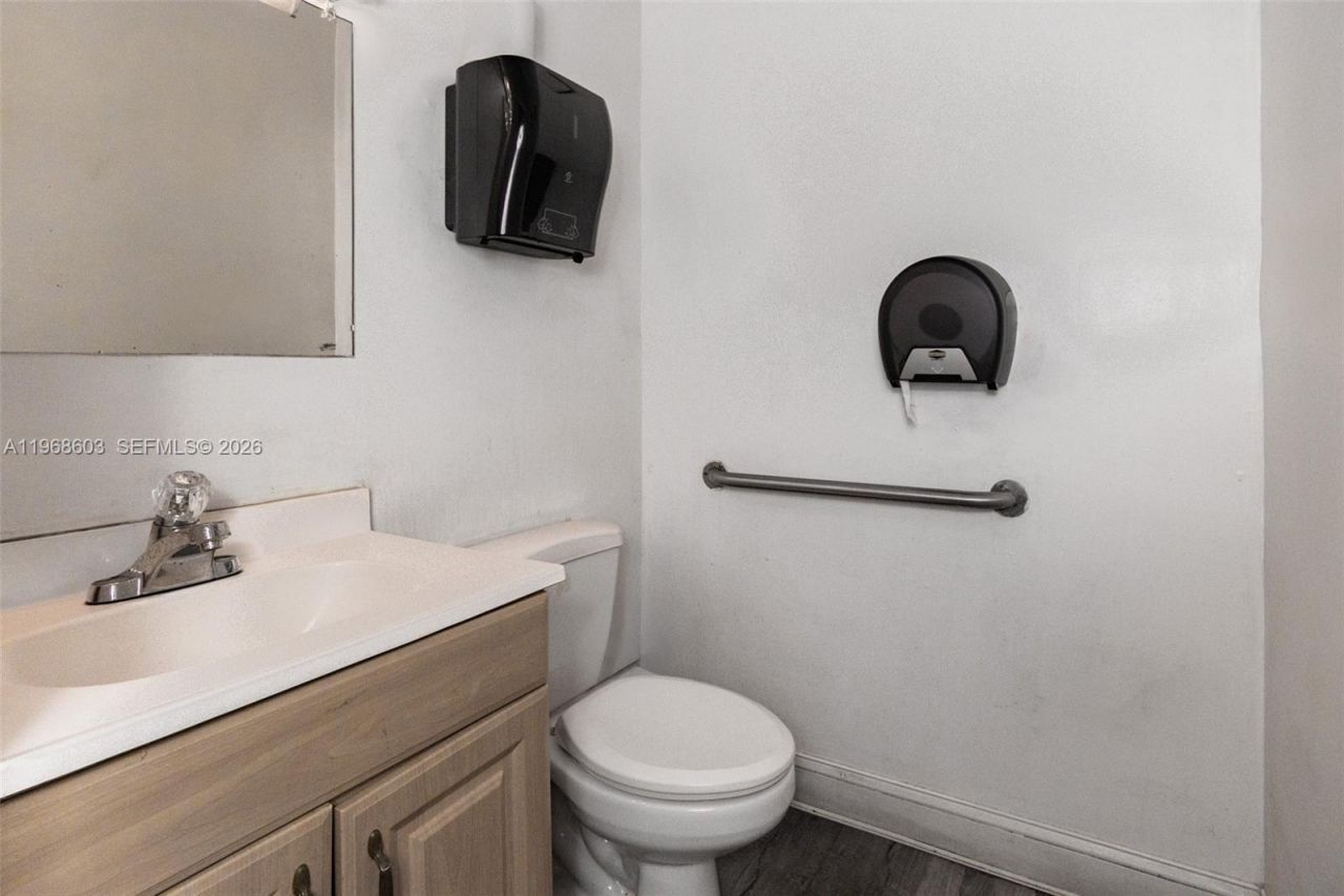 3337 NW 74th Ave, Unit 3337, Miami, FL 33122 Photo