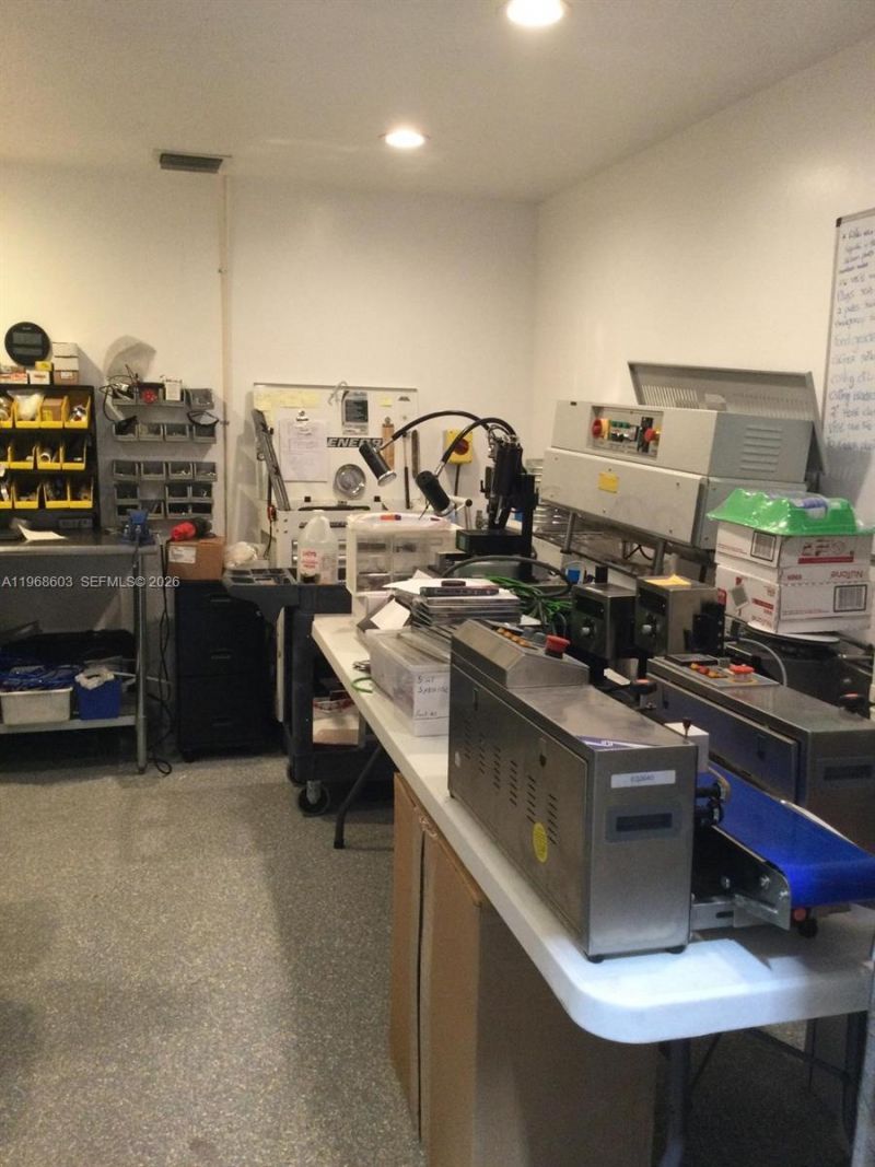 3337 NW 74th Ave, Unit 3337, Miami, FL 33122 Photo