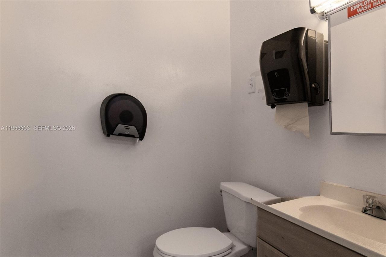 3337 NW 74th Ave, Unit 3337, Miami, FL 33122 Photo