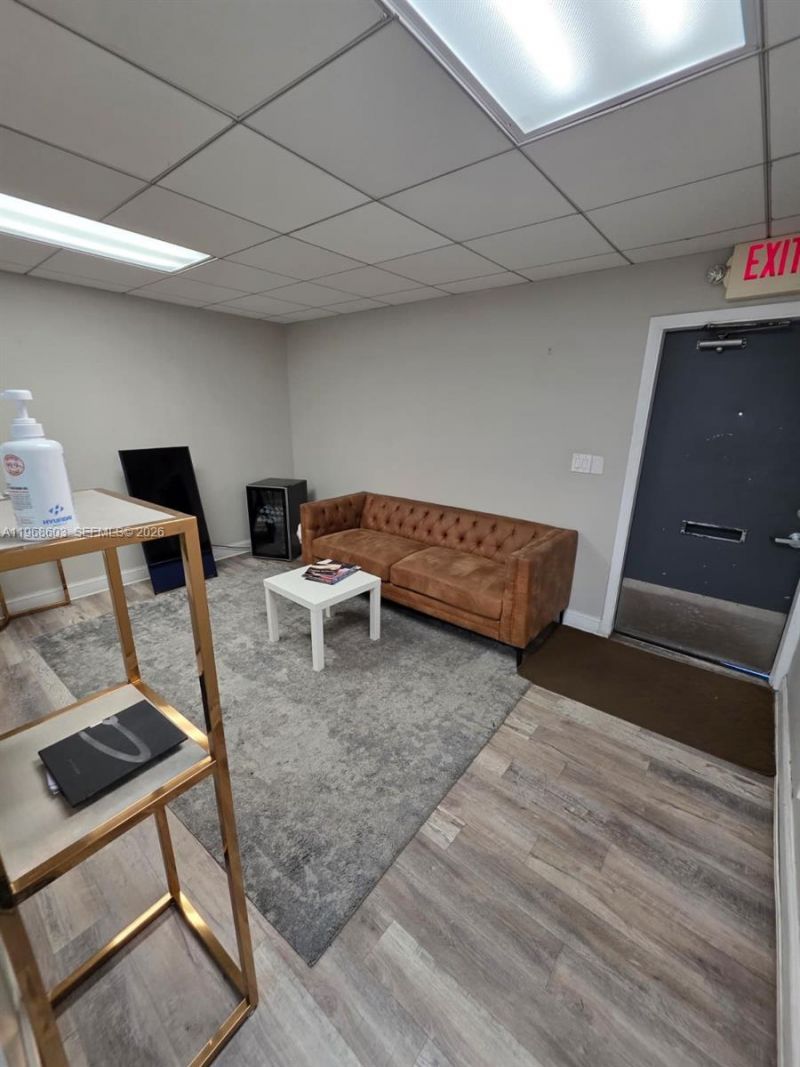 3337 NW 74th Ave, Unit 3337, Miami, FL 33122 Photo