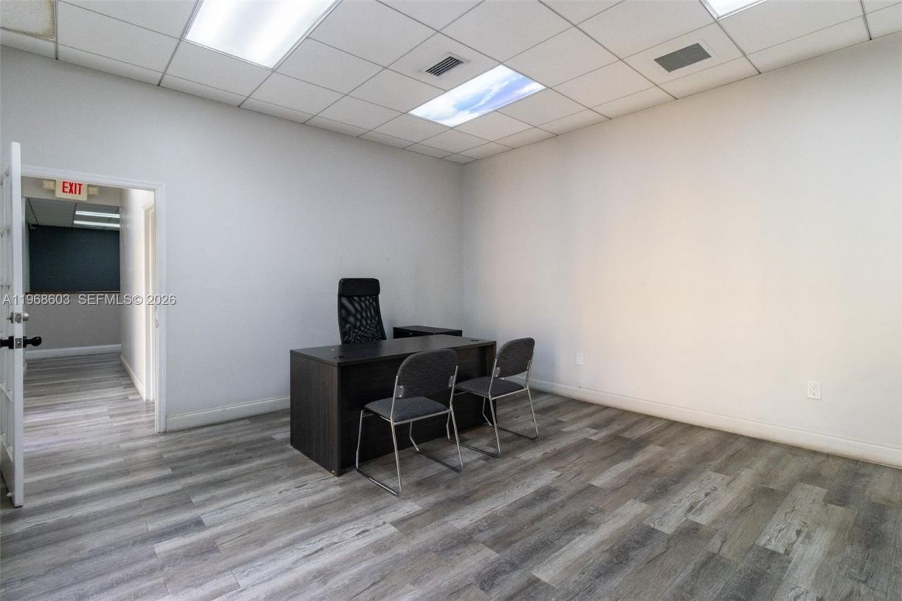 3337 NW 74th Ave, Unit 3337, Miami, FL 33122 Photo