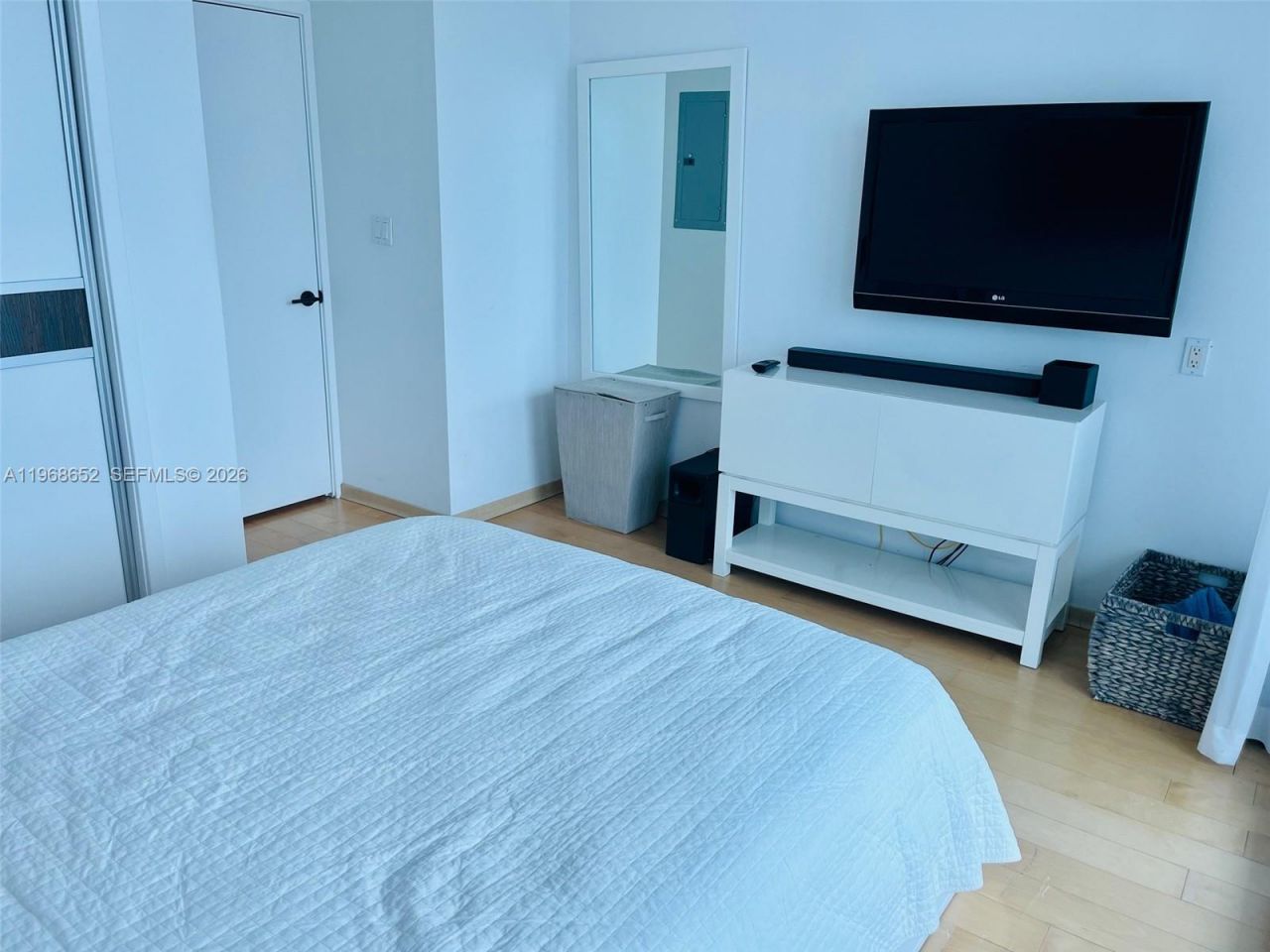 6799 Collins Ave , Unit 412, Miami Beach, FL 33141 Photo