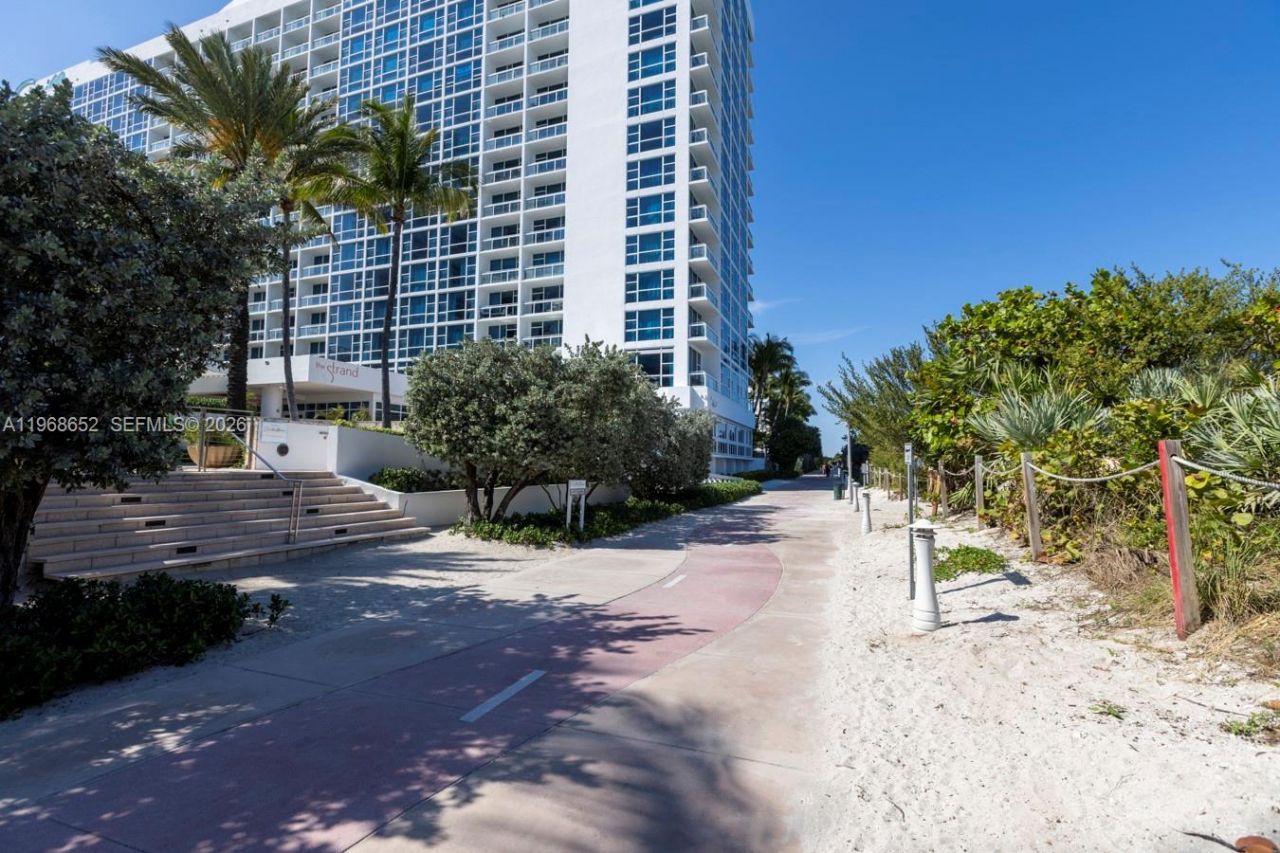 6799 Collins Ave , Unit 412, Miami Beach, FL 33141 Photo