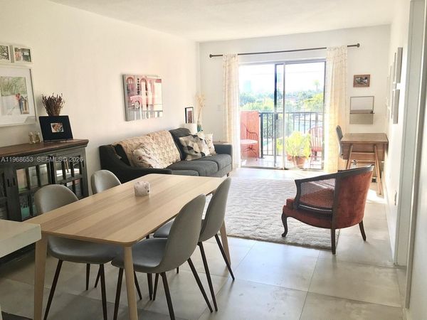 677 SW 9th Ave , Unit 406, Miami, FL 33130