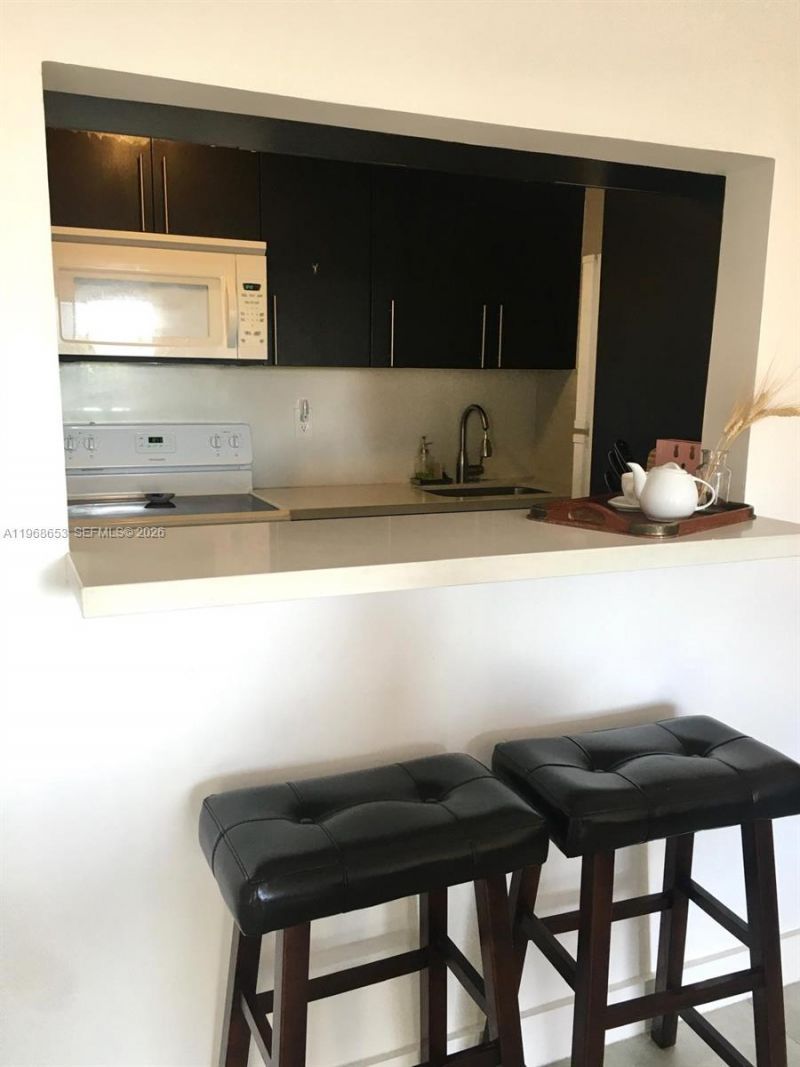 677 SW 9th Ave , Unit 406, Miami, FL 33130 Photo