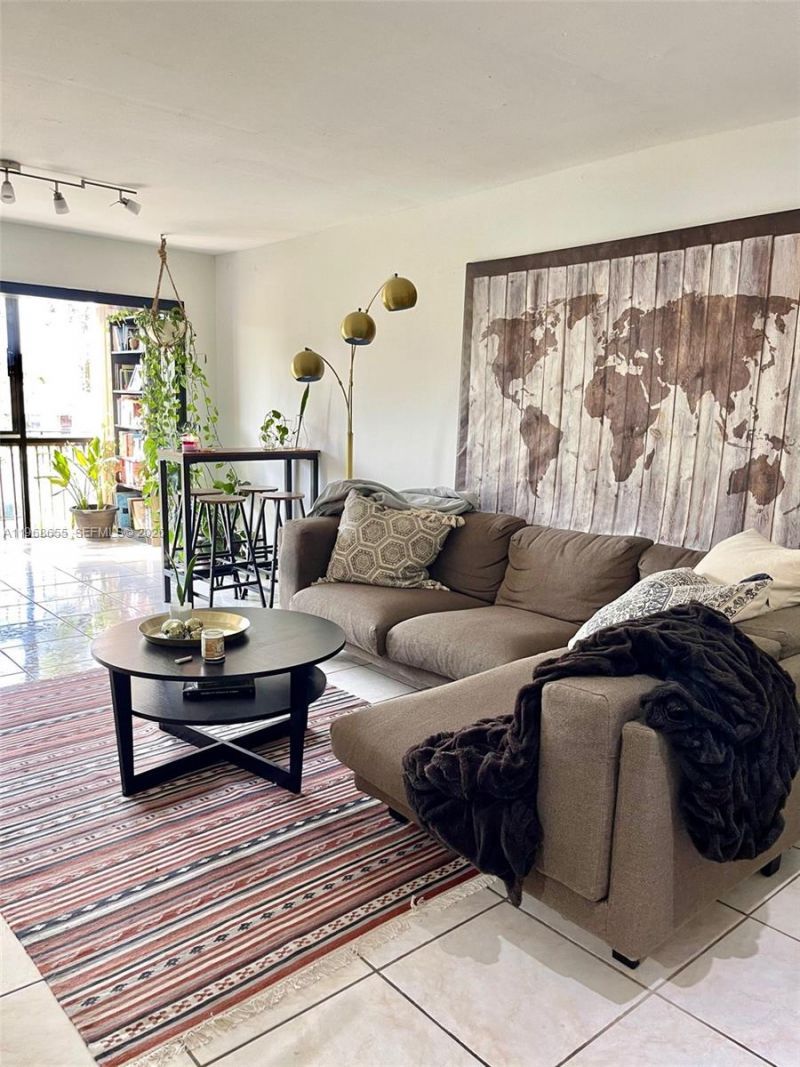 10253 NW 9th Street Cir, Unit 204-6, Miami, FL 33172 Photo