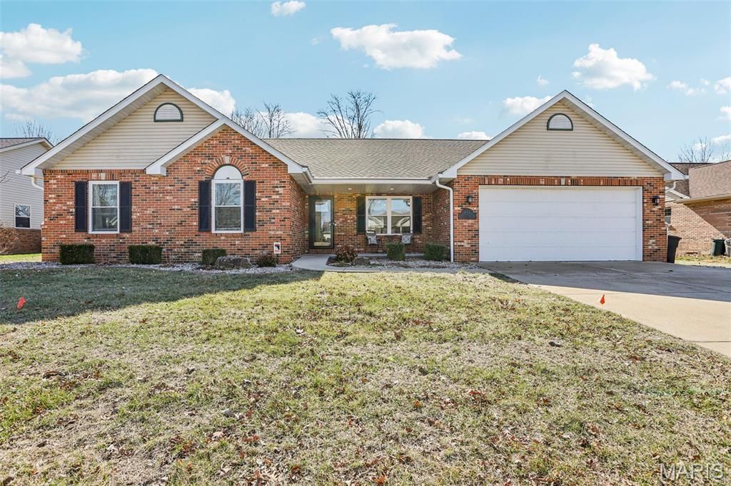 147 Papillon Drive, Swansea, IL 62226 Main Photo