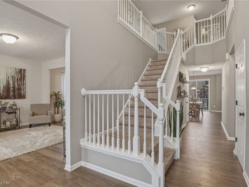 32895 Rebecca Lane, Avon Lake, OH 44012 Photo 3