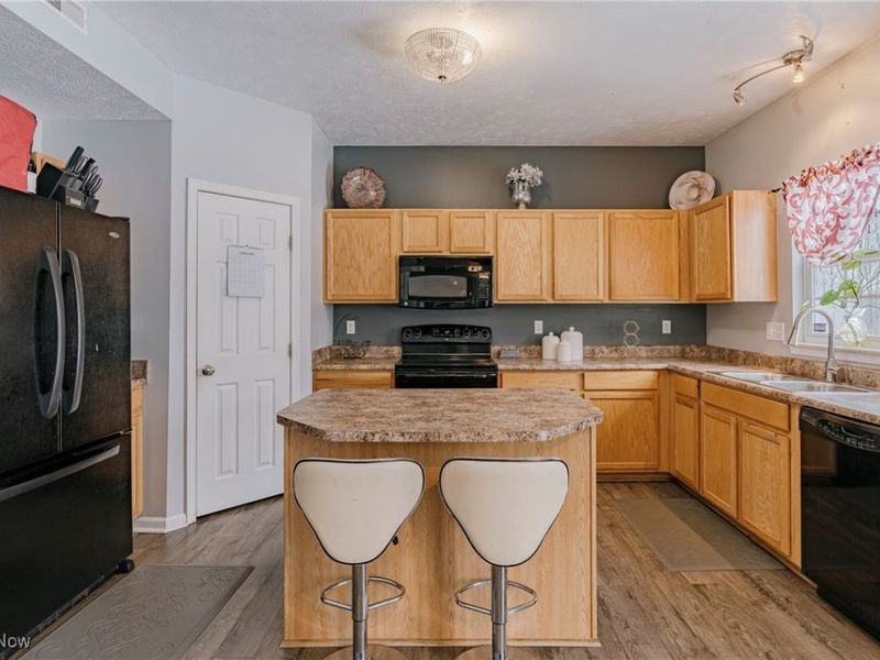 6382 Stonehaven Lane, Bedford Heights, OH 44146 Photo 10