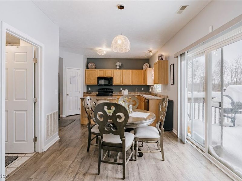 6382 Stonehaven Lane, Bedford Heights, OH 44146 Photo 9