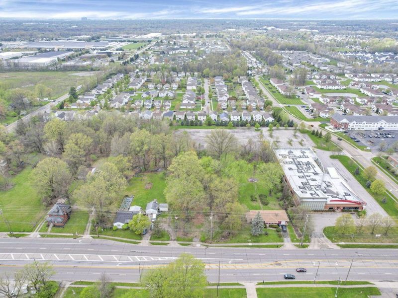 2423 Stelzer Road , Columbus, OH 43219 Photo 9