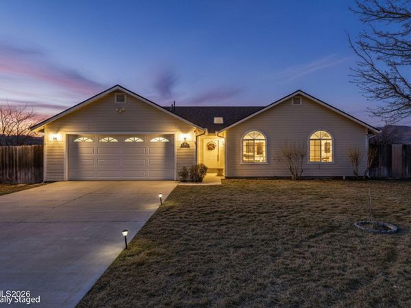 2 Penrose Drive, Yerington, NV 89447