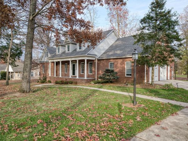 444 Ironwood Circle, Crossville, TN 38571