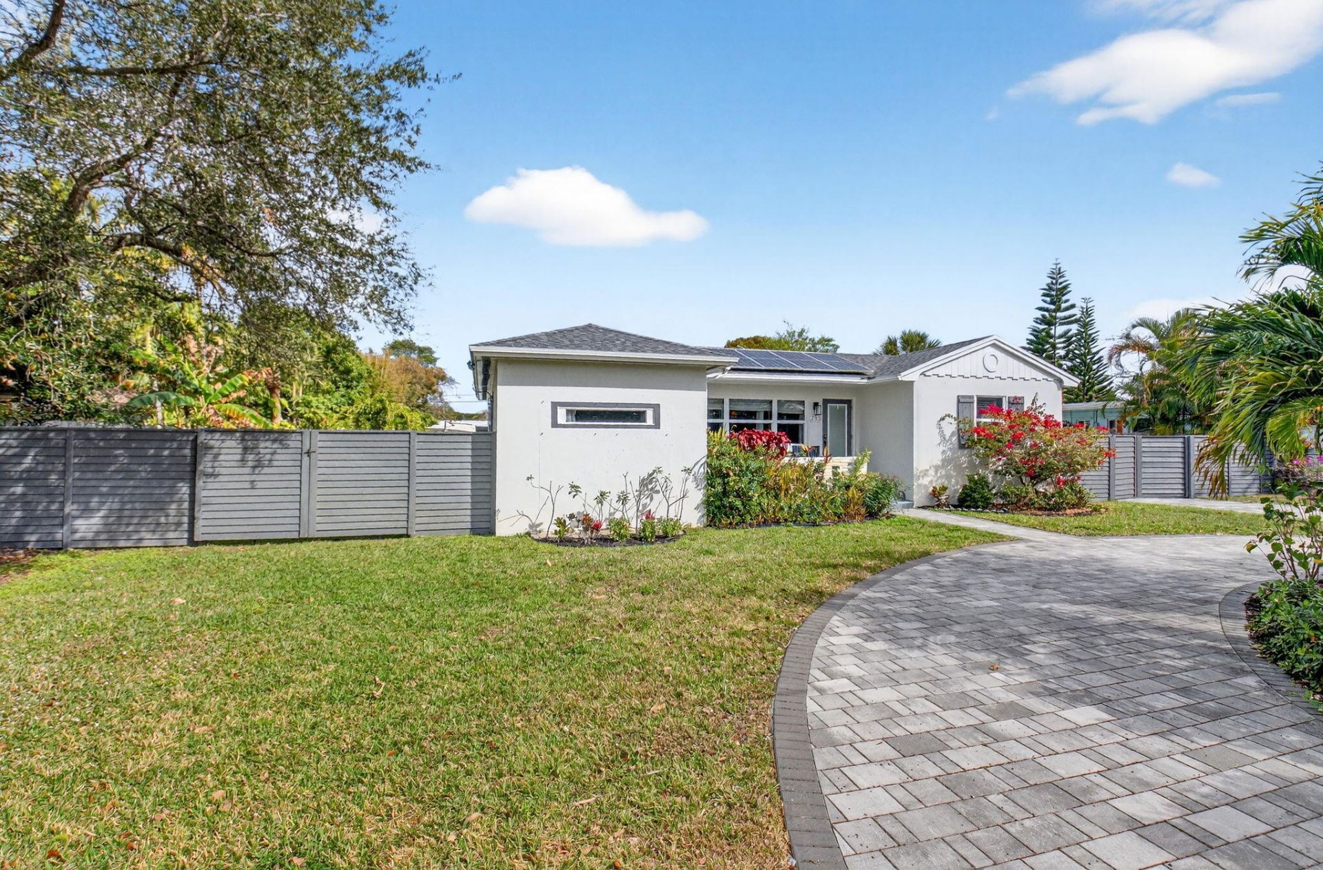 233 NE 12th Street Ne, Delray Beach, FL 33444 Photo