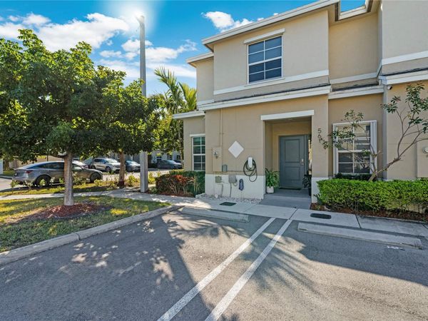 561 NE 5th Terrace, Florida City, FL 33034