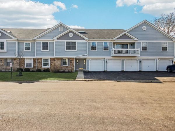 1254 Ballantrae Place, Unit D, Mundelein, IL 60060