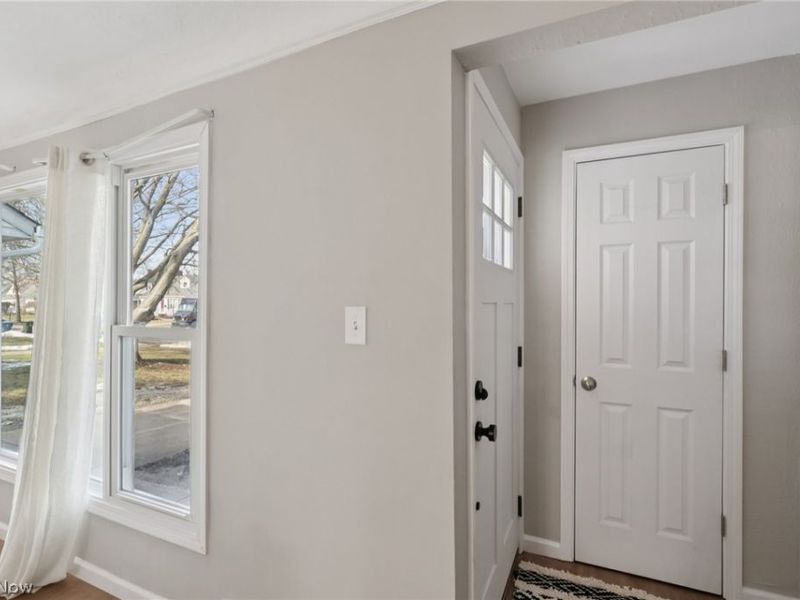 27003 Normandy Road, Bay Village, OH 44140 Photo 6