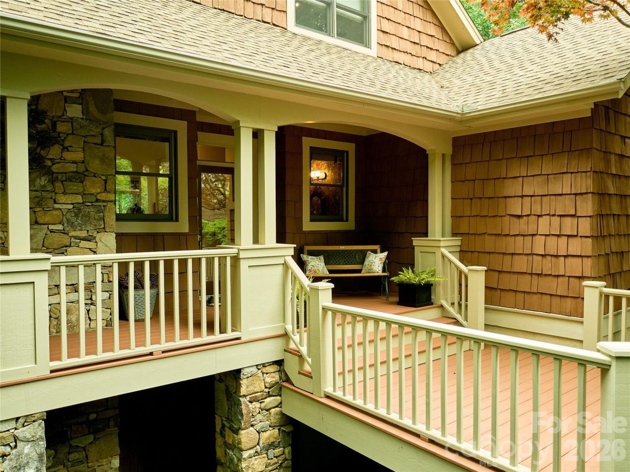 201 W Chimney Crossing, Hendersonville, NC 28739 Main Photo