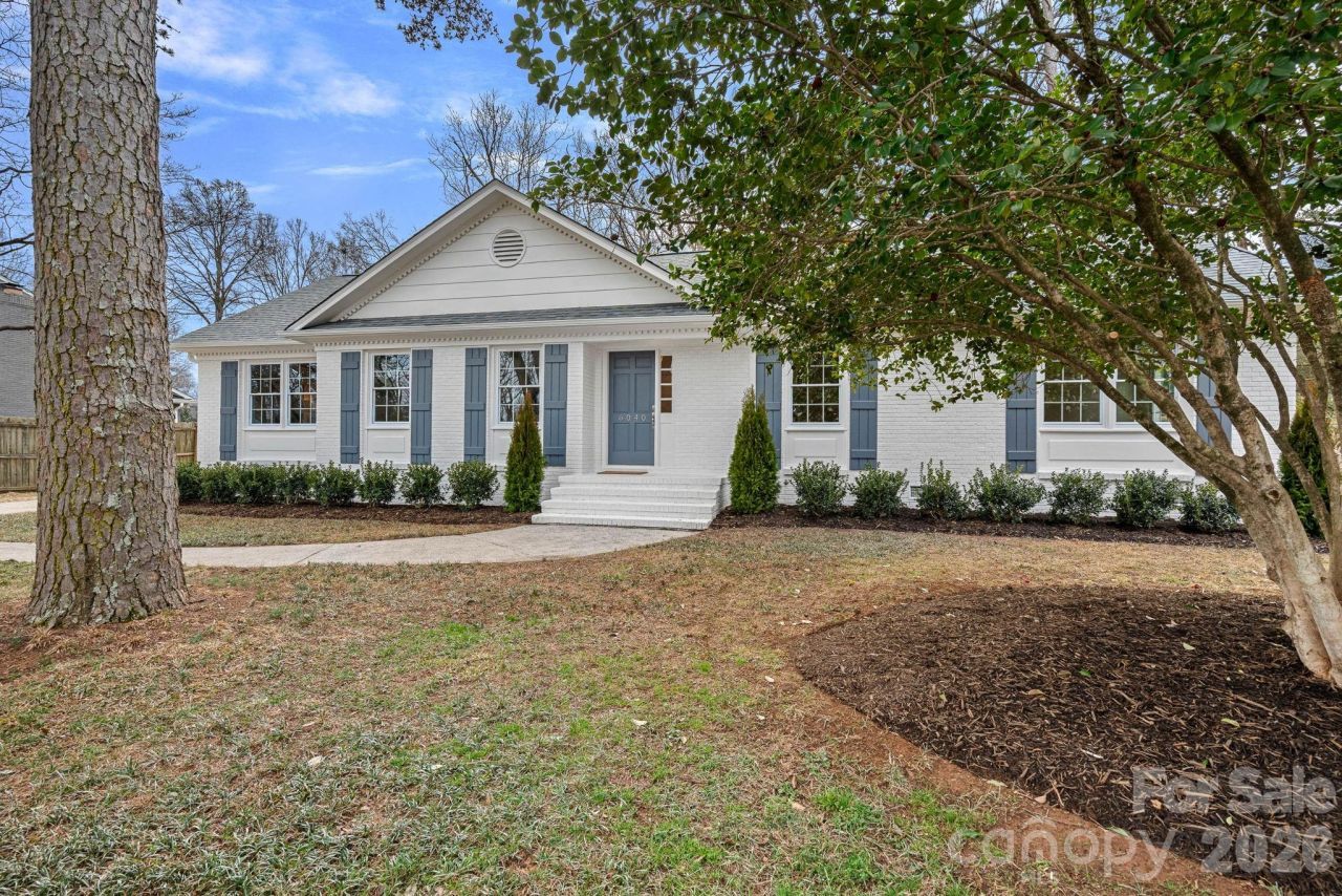 6040 Springhouse Lane, Charlotte, NC 28211 Main Photo