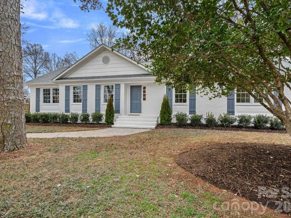 6040 Springhouse Lane, Charlotte, NC 28211