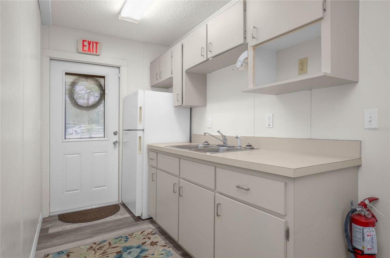 11840 N Angus Hills Terrace, Dunnellon, FL 34433 Photo
