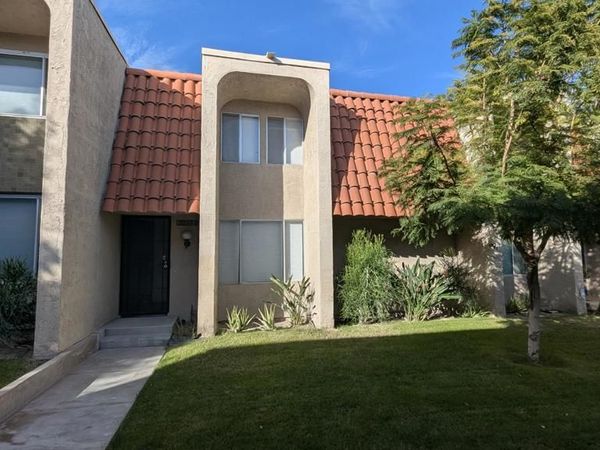 2260 N Indian Canyon Drive, Unit B, Palm Springs, CA 92262