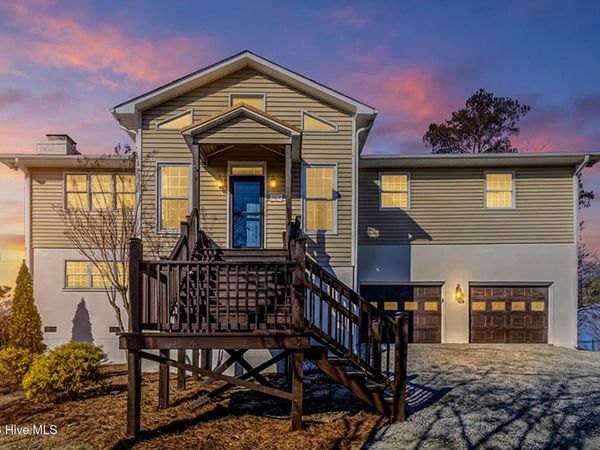 321 Riverside Drive, New Bern, NC 28560