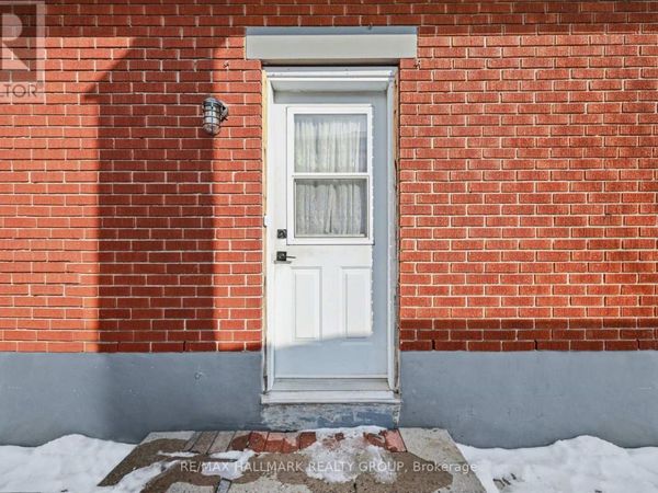 1307 Vancouver Avenue, Unit B, Ottawa, ON K1V6T8