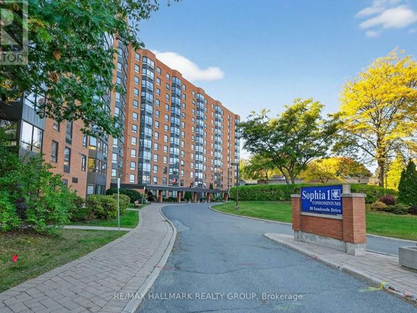80 Sandcastle Drive, Unit 1207, Ottawa, ON K2H9E7