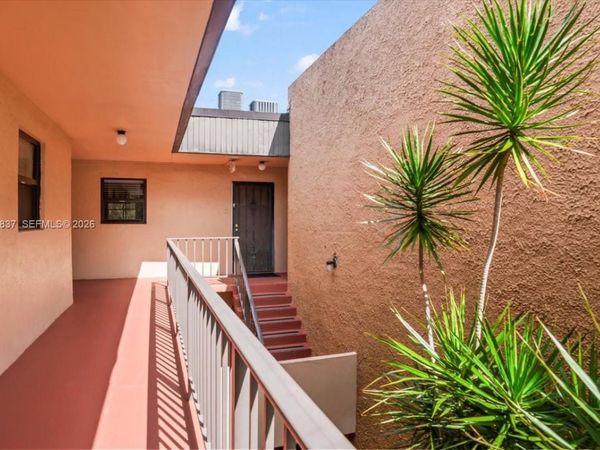 8851 N New River Canal Rd , Unit 16E, Plantation, FL 33324