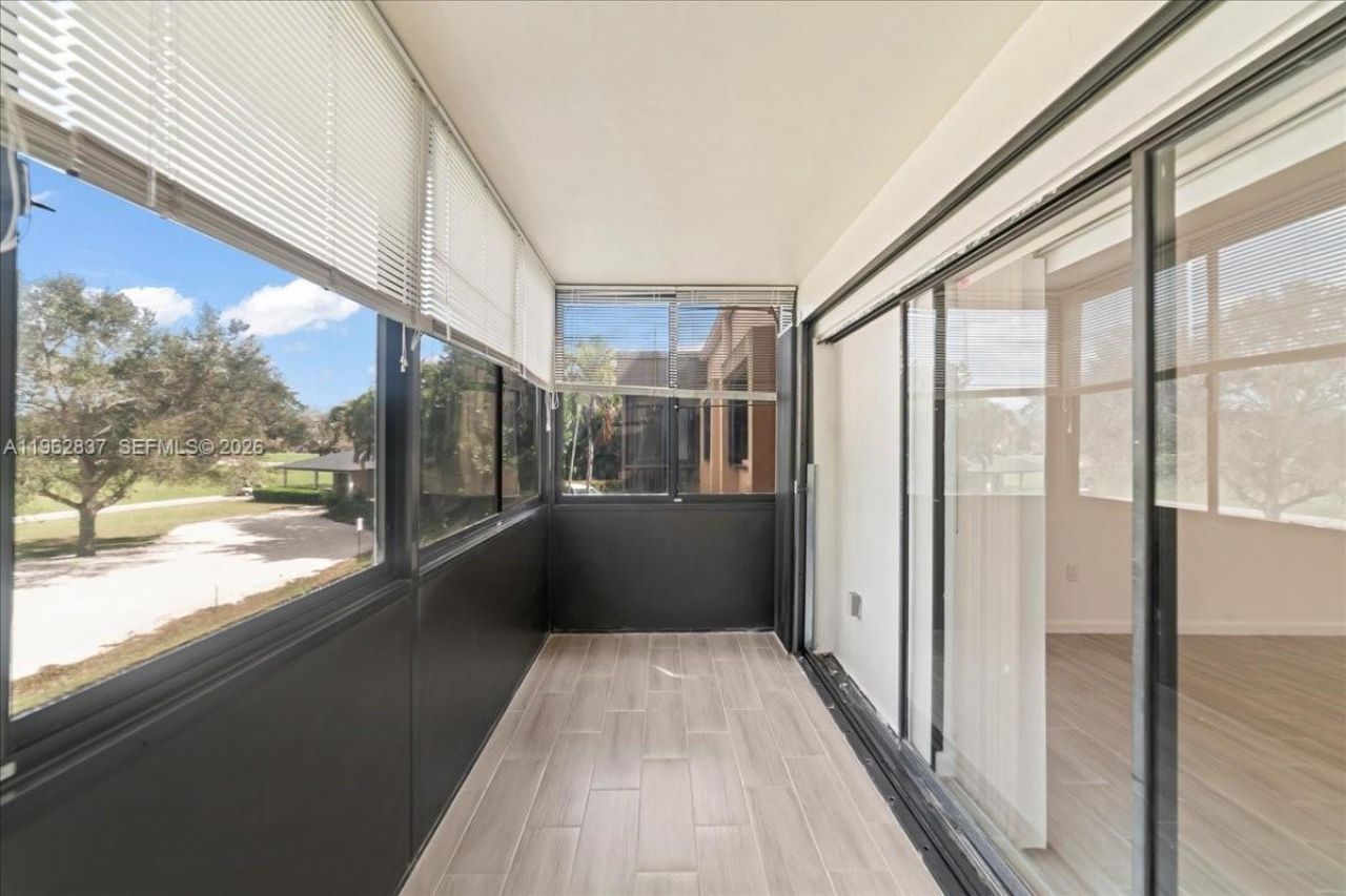 8851 N New River Canal Rd , Unit 16E, Plantation, FL 33324 Photo